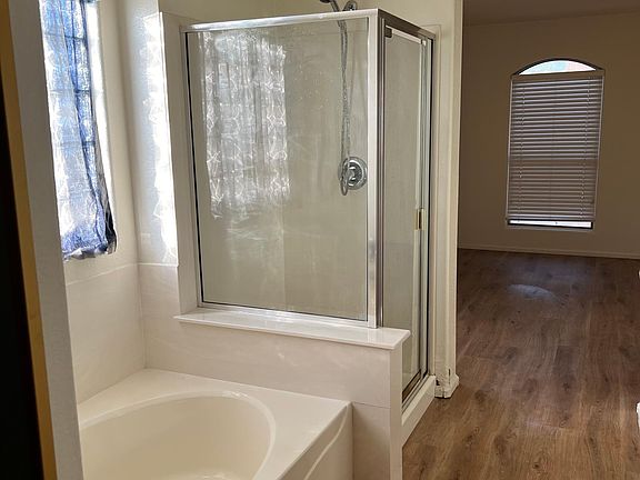 4th image of 3613 E Potter Dr