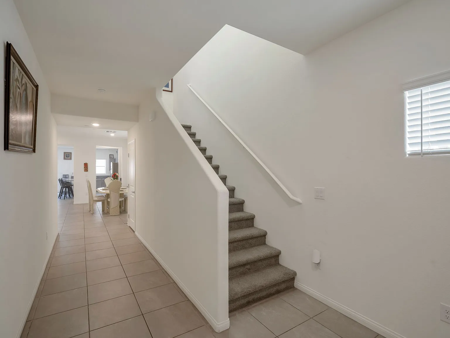 4 bed, 2992 sqft, $4,600 — Photo 2