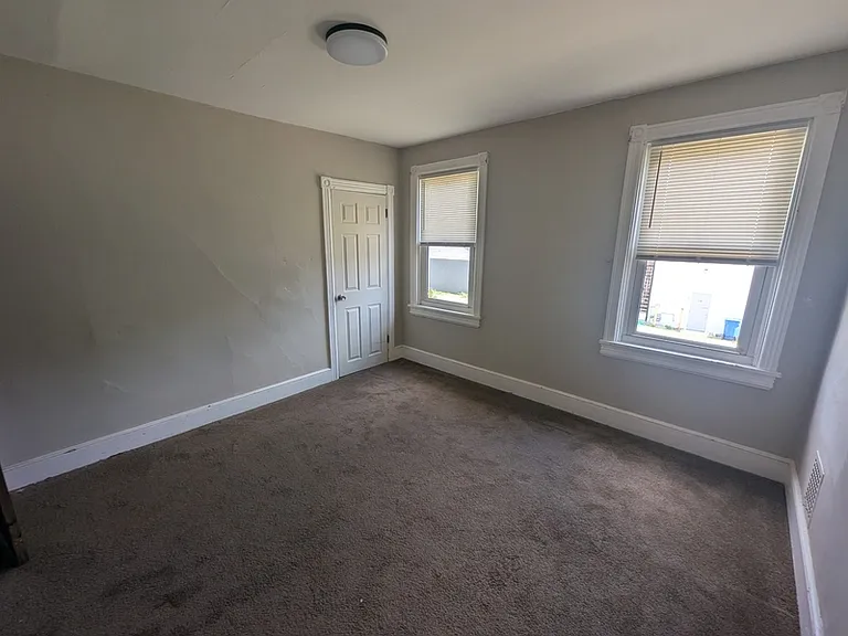 230 Broadway #C — Photo 5
