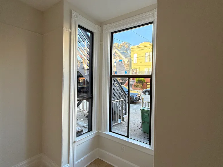 677 Spruce St #677 — Photo 9