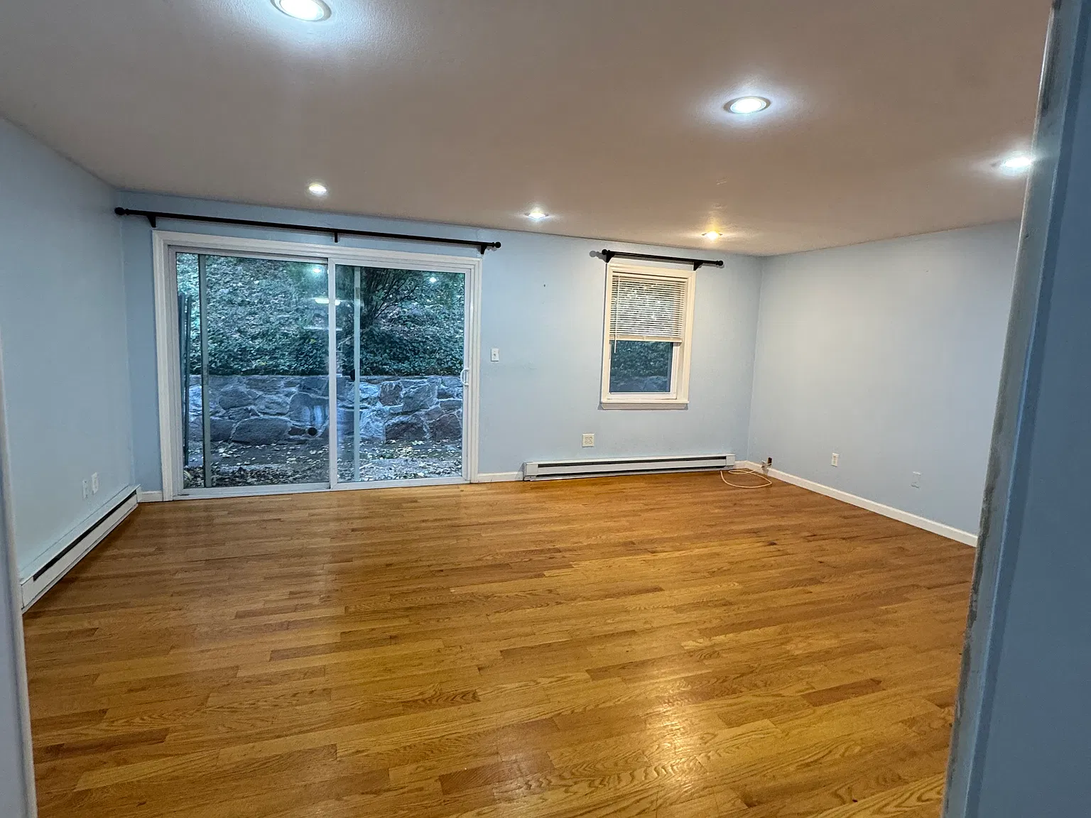 3 bed, 1.5 bath, 1962 sqft, $3,500 — Photo 4
