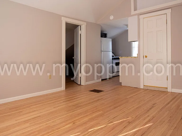 4202 Barker Ave — Photo 3
