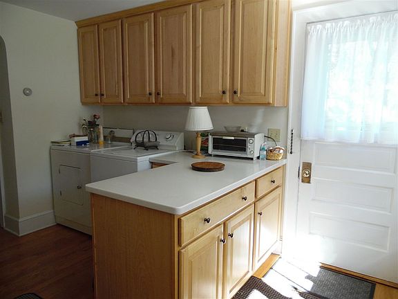 3rd image of 11 Washington Ave