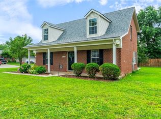 6816 Twin Springs Dr, Sellersburg, IN 47172