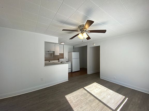 2nd image of 30 N Primrose Dr #1/2