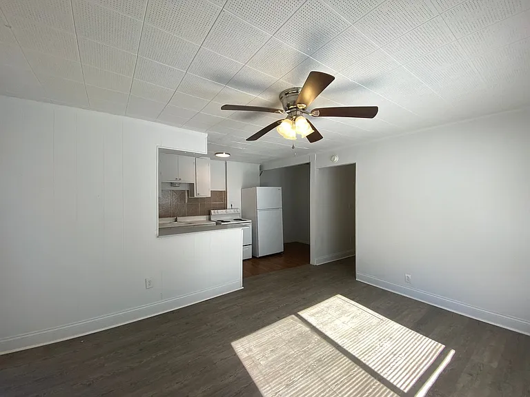 30 N Primrose Dr #1/2 — Photo 2