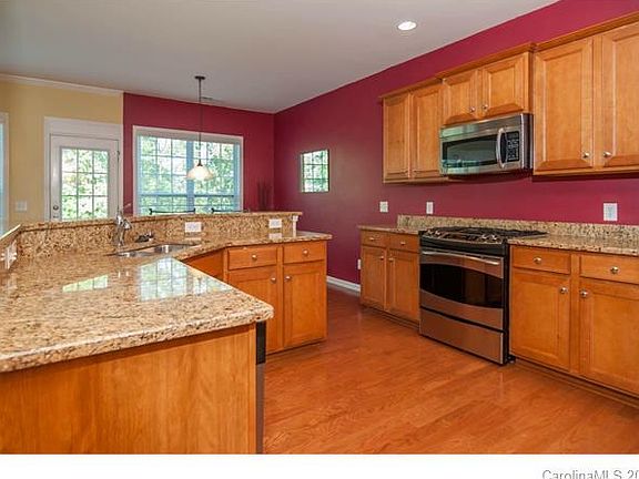 4th image of 10290 Scotland Ave