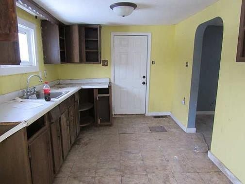 5th image of 626 E Fair Ave