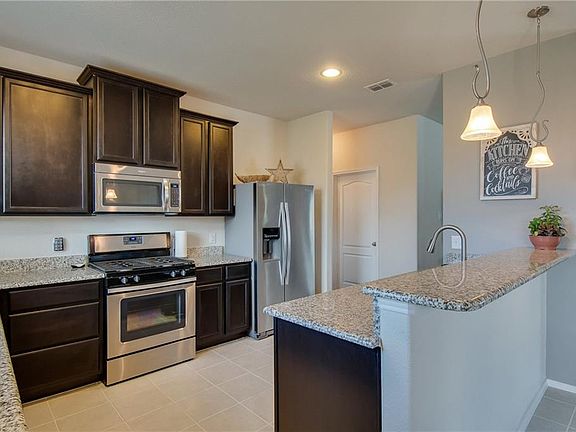 3rd image of 1717 Wildflower Ln