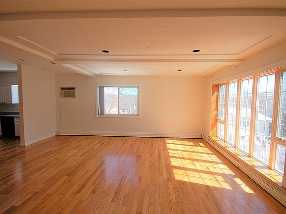 5th image of 5635 Sylvan Ave #2