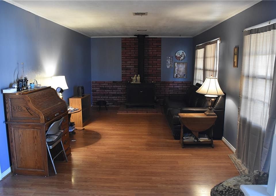 2nd image of 1208 Santa Fe Dr