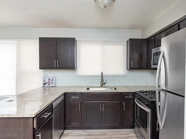 3058 N Kostner Ave #2W — Photo 3