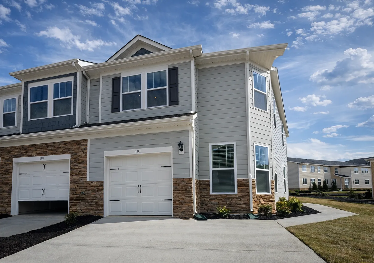 One Month Free Rent W/ 12 Month Lease New Construction Home-Hendersonville — Photo 3