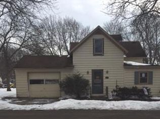 1504 McLeod Ave N, Glencoe, MN 55336