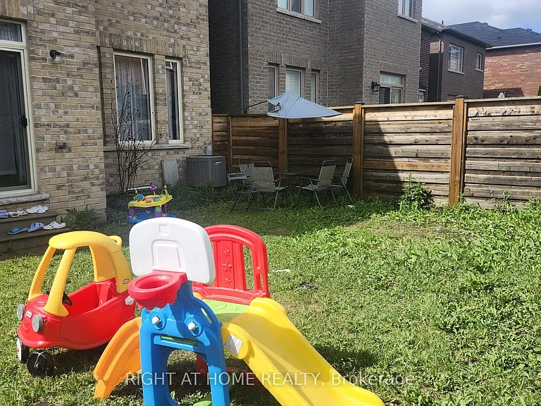 16 Red Tree Dr — Photo 23
