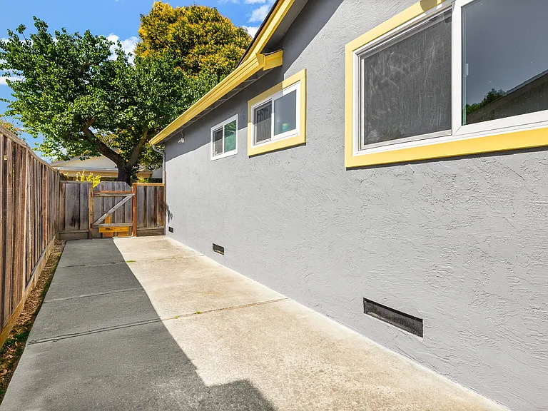 35047 Clover St — Photo 13