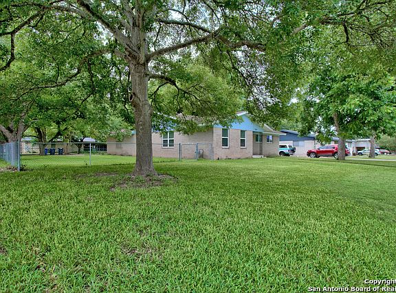 2nd image of 1188 Rivercrest Dr