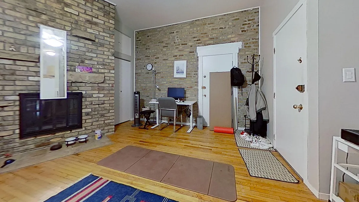 Building Photo - 650 Briar