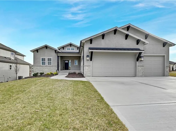 15411 W 161st Ter, Olathe, KS 66062