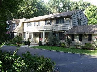 23 Springwood Path, Syosset, NY 11791