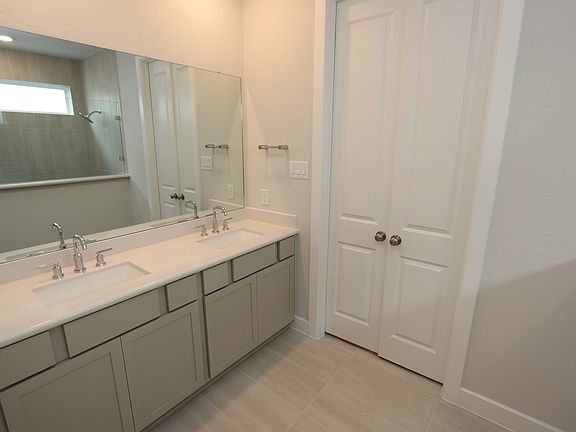 5th image of 9227 Baradine Grove Ln