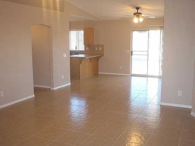 3398 Fountain Palm Dr — Photo 3