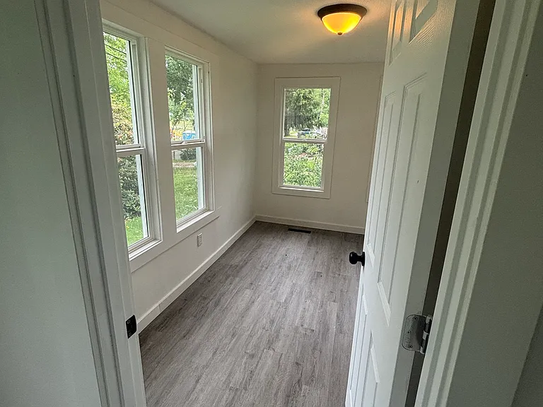 6442 Lakeview Dr — Photo 10