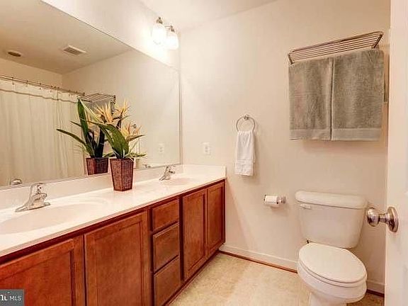 4th image of 1416 Laurel Wood Way