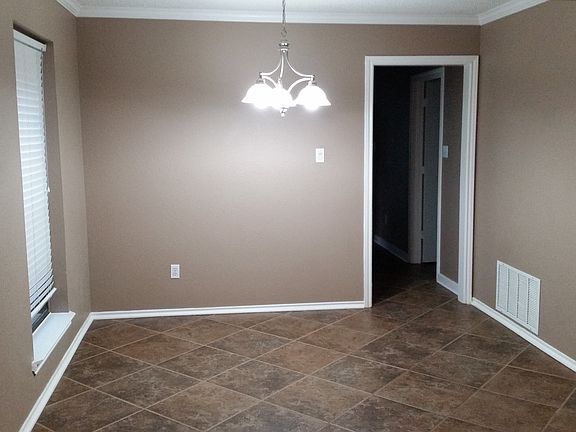 4th image of 2209 Cedarcrest Dr
