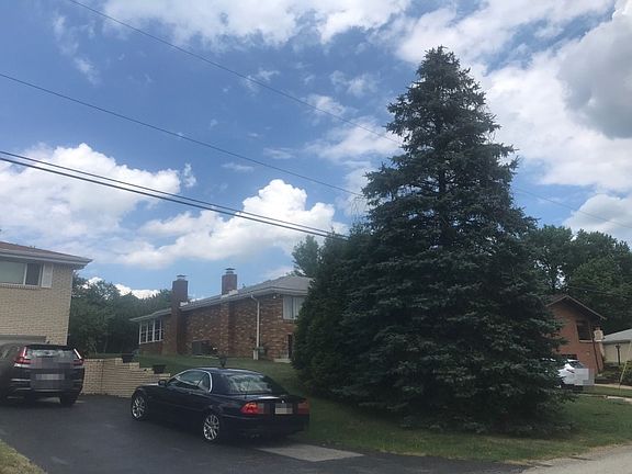 3rd image of 14231 Roberta Dr