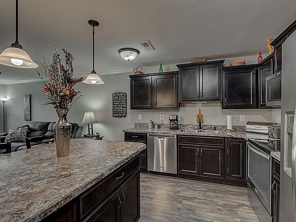 4th image of 2119 Rolling Hills Dr