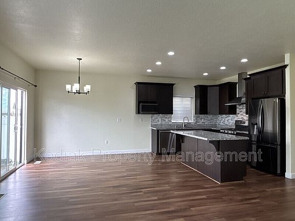 3rd image of 12724 S Quail Lake Dr