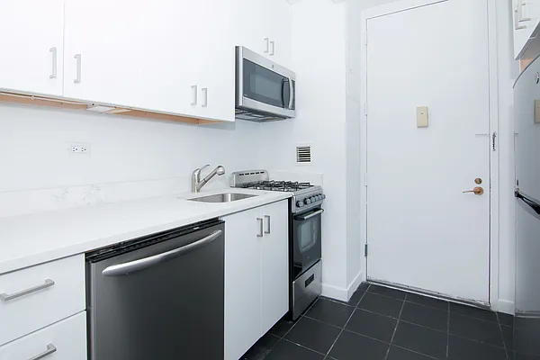 Rented by New York Residence | media 44