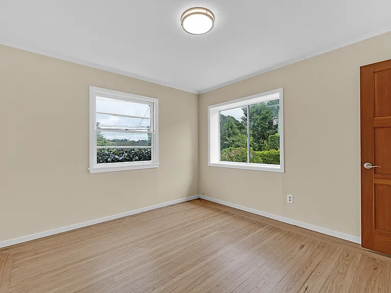 254 Los Altos Dr — Photo 12