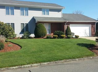 10 Brenda Ct, Seekonk, MA 02771