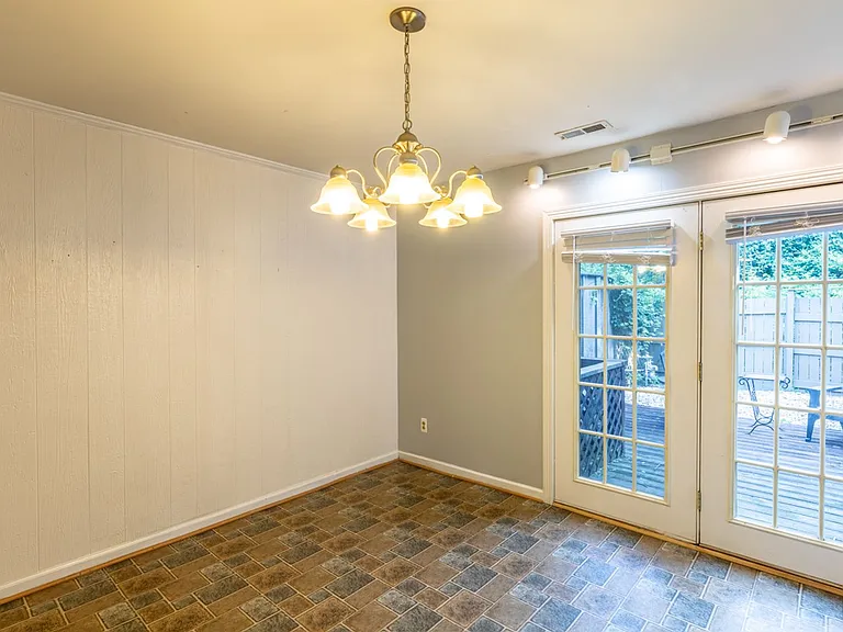 110 Woodlake Dr — Photo 15