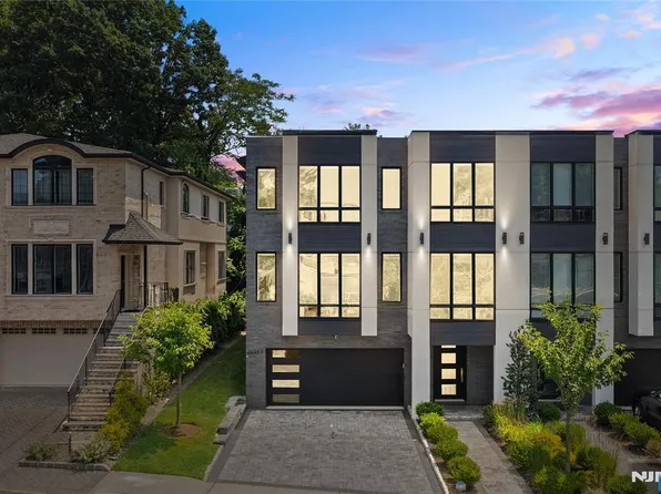 2038 Hoefleys Ln #A, Fort Lee, NJ 07024