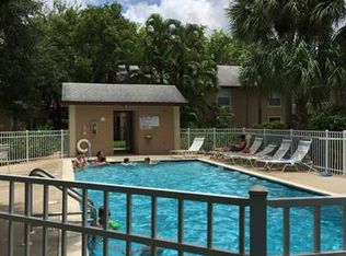 9597 Crescent Garden Dr APT 202, Naples, FL 34109