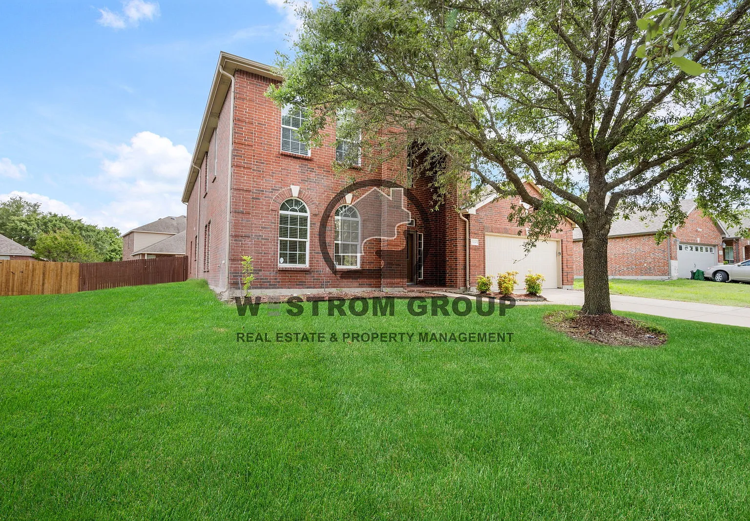 5 bed, 4.0 bath, 4106 sqft, $3,695 — Photo 3