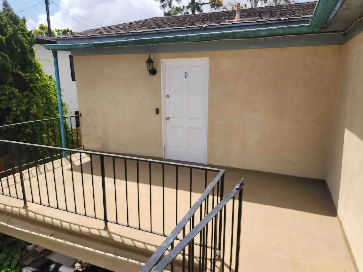 2 bed, 1000 sqft, $2,745 — Photo 3