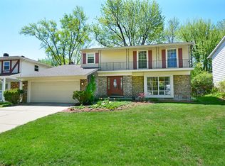 449 Sussex Ct, Buffalo Grove, IL 60089