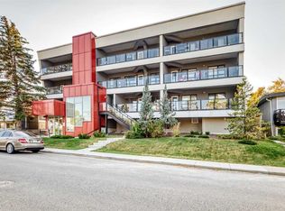 1629 W 38th St SW #202, Calgary, AB T3C 1T8