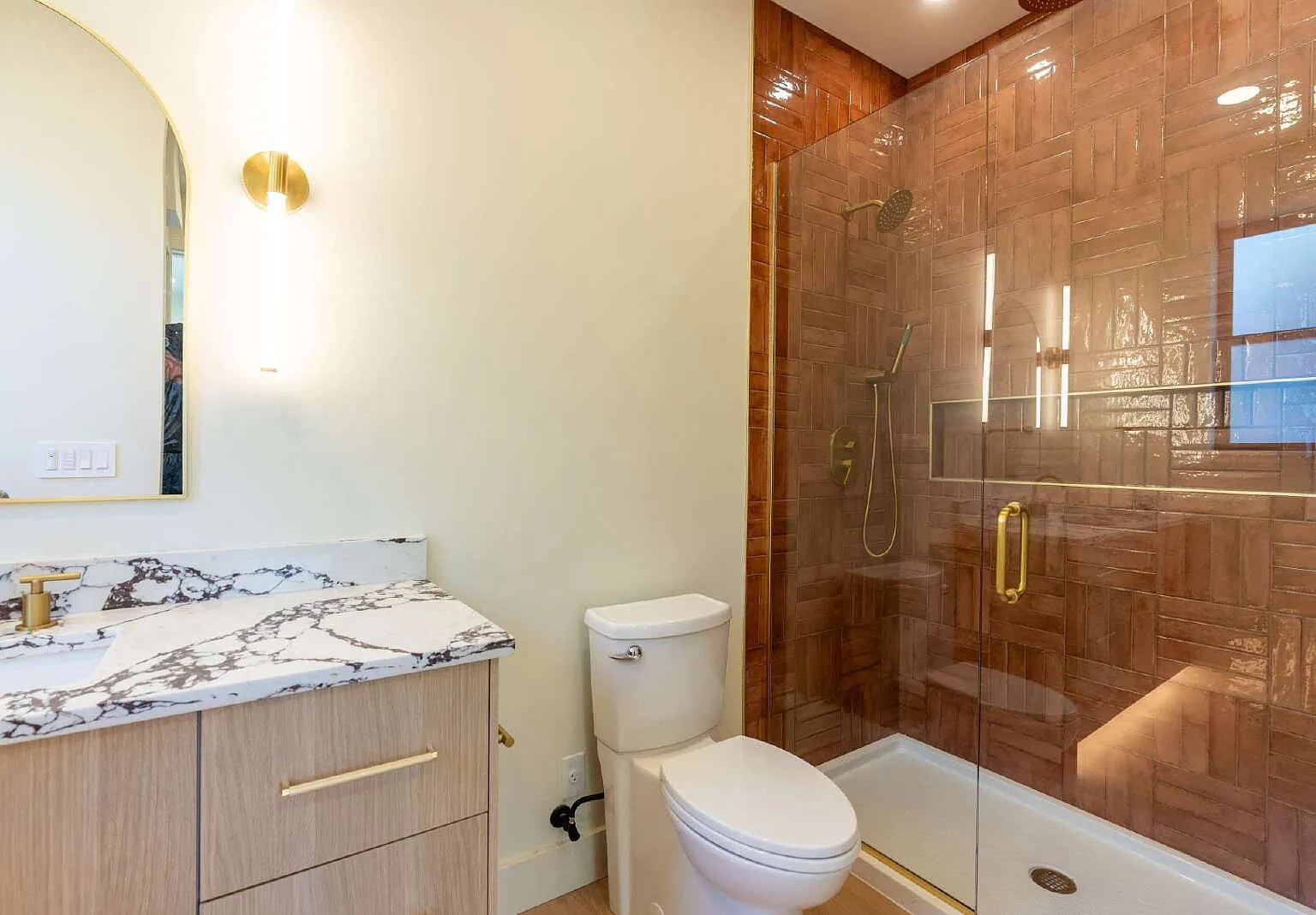 3 bed, 3.5 bath, 1904 sqft, $4,500 — Photo 4