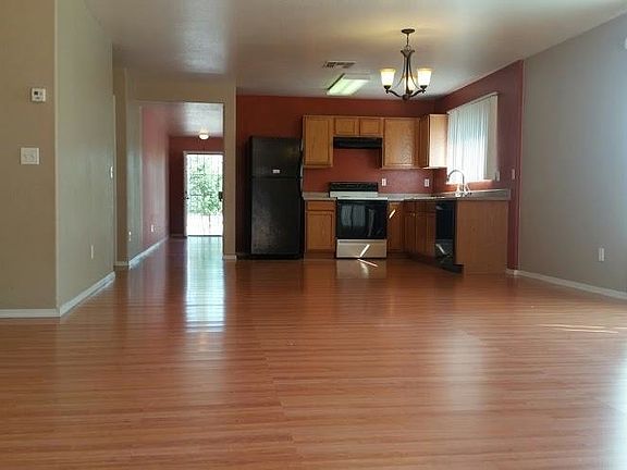 5th image of 225 E Gwen St