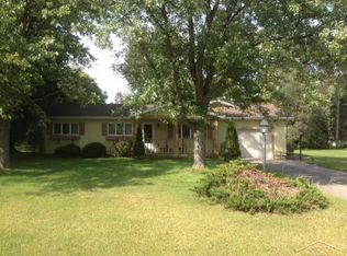 1154 Eugene St, Vassar, MI 48768