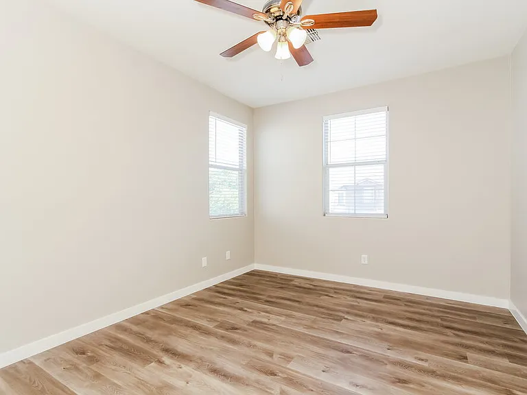6628 W Monroe St — Photo 12