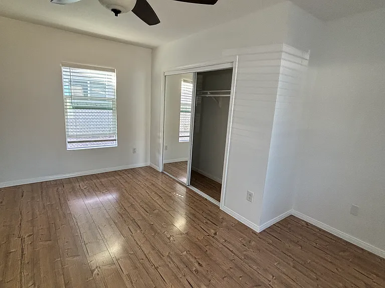 410 E 4th St #101 — Photo 9