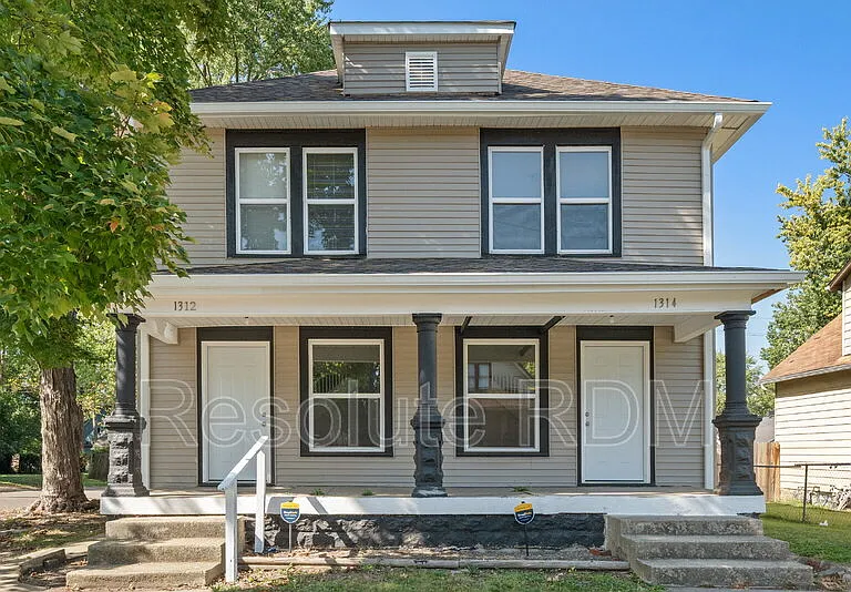 1312 N Dearborn St — Photo 1