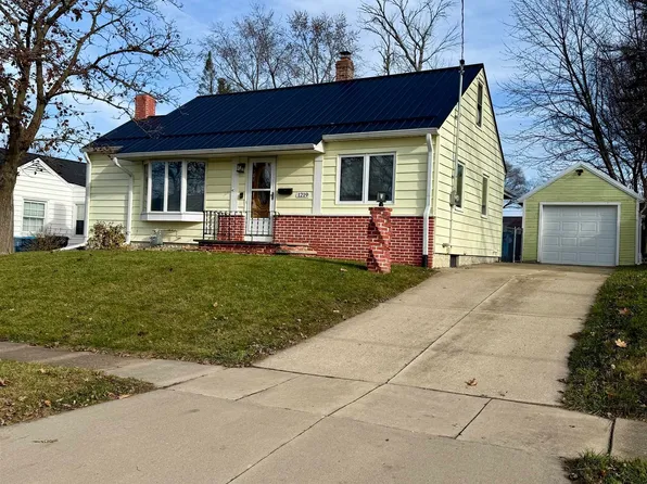 1219 Hammond Ave, Waterloo, IA 50702