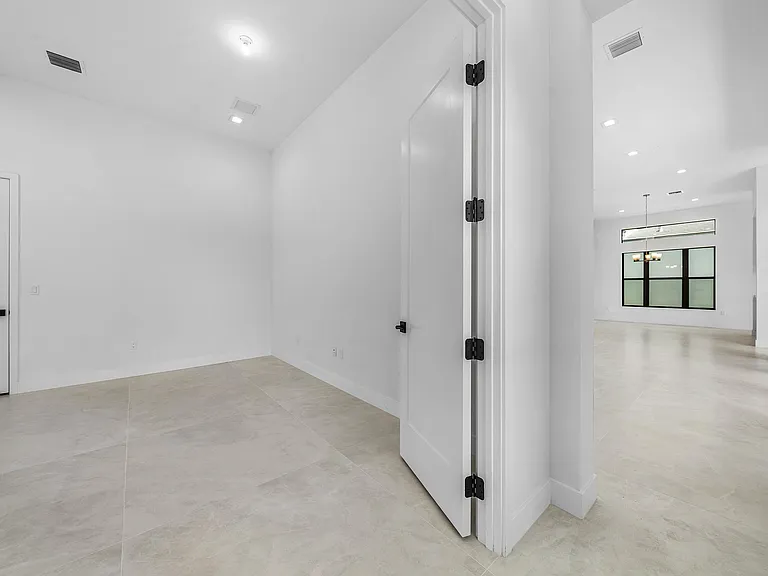 9516 Riverside Park Dr — Photo 22